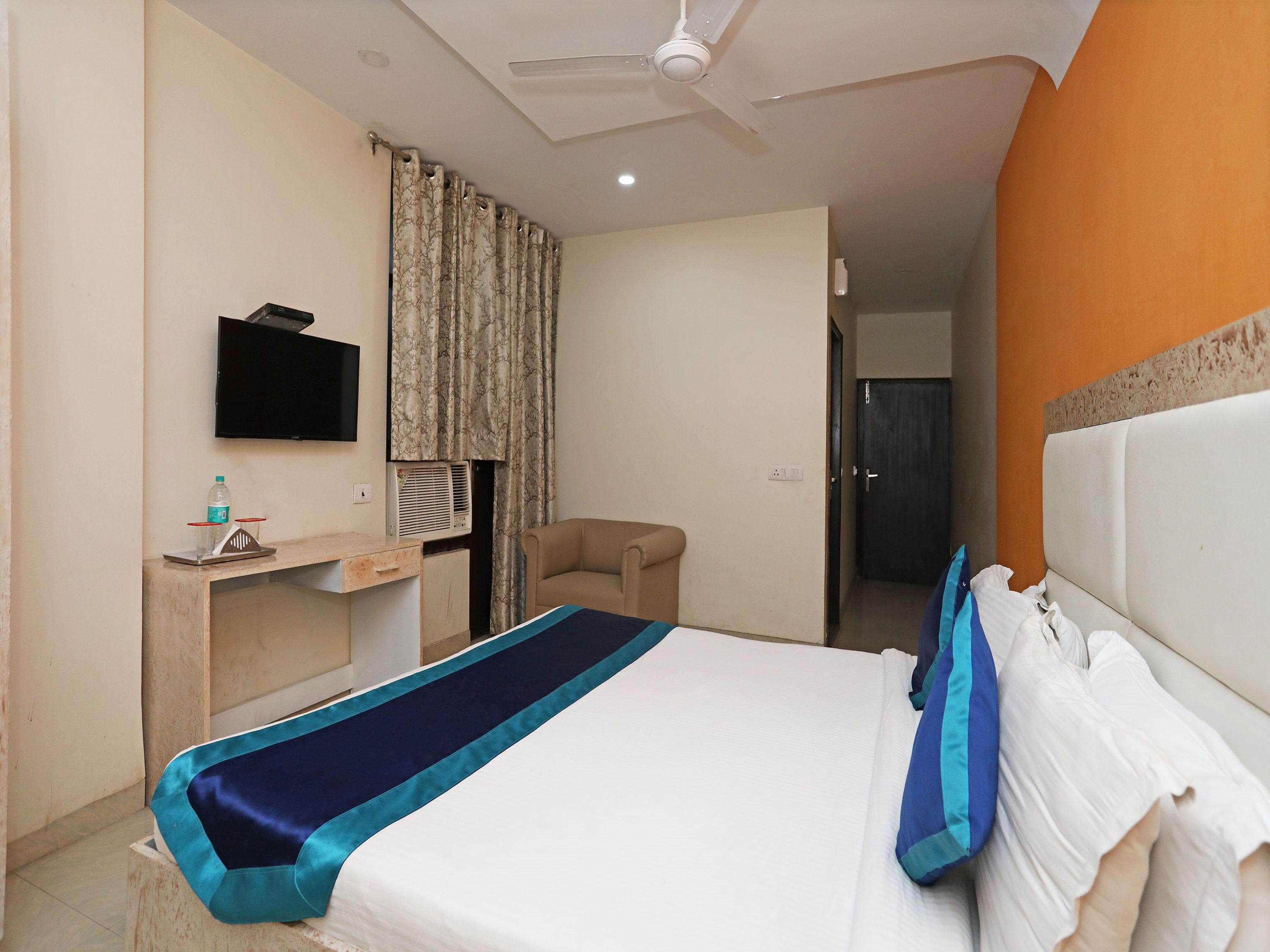 Hotel The Rts Plaza Nuova Delhi Esterno foto
