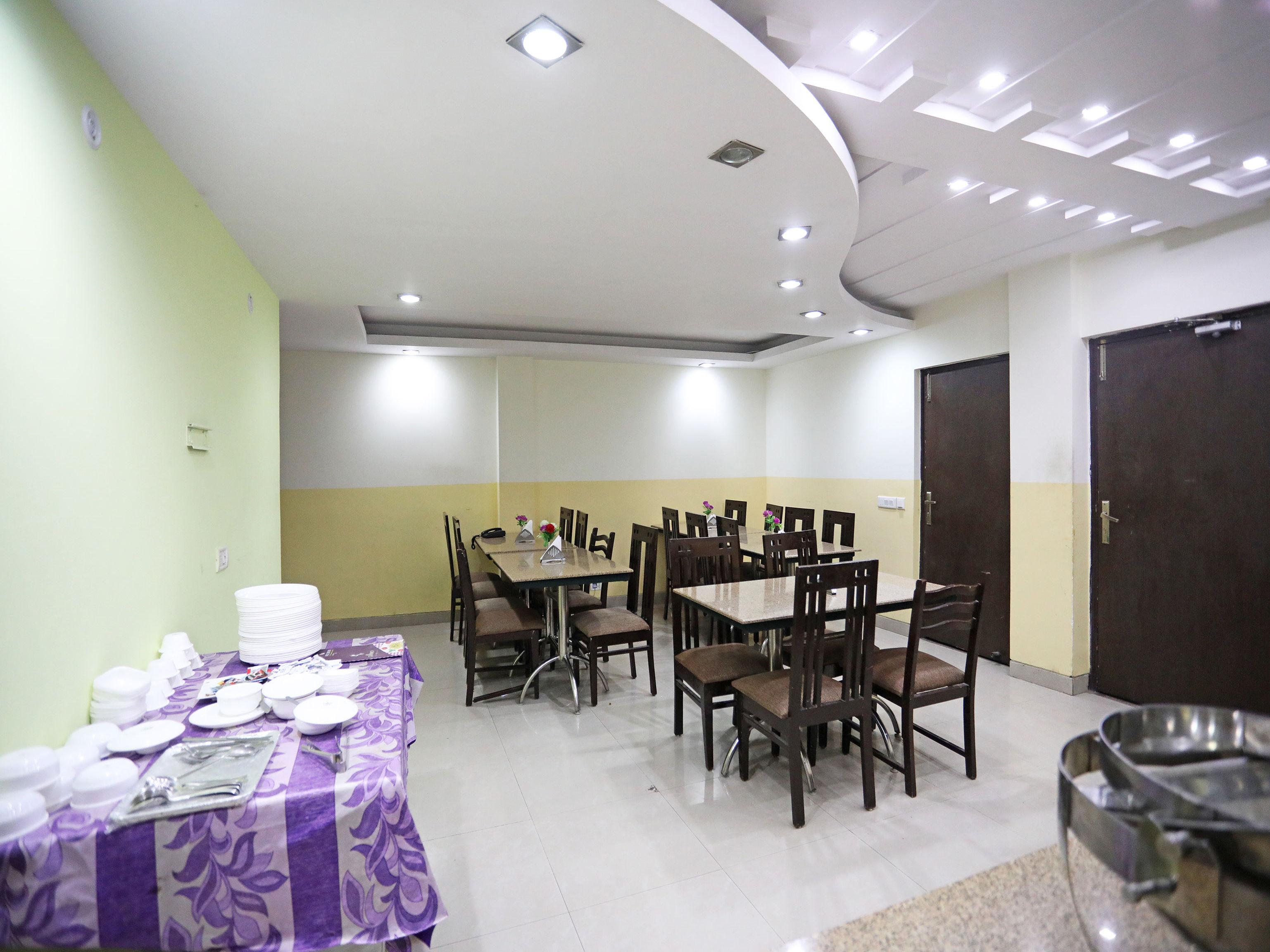 Hotel The Rts Plaza Nuova Delhi Esterno foto