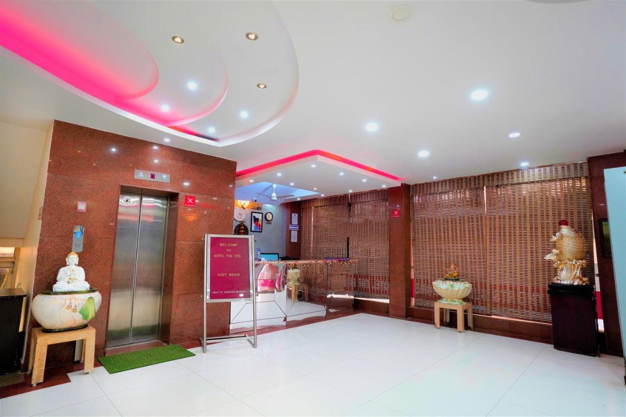 Hotel The Rts Plaza Nuova Delhi Esterno foto
