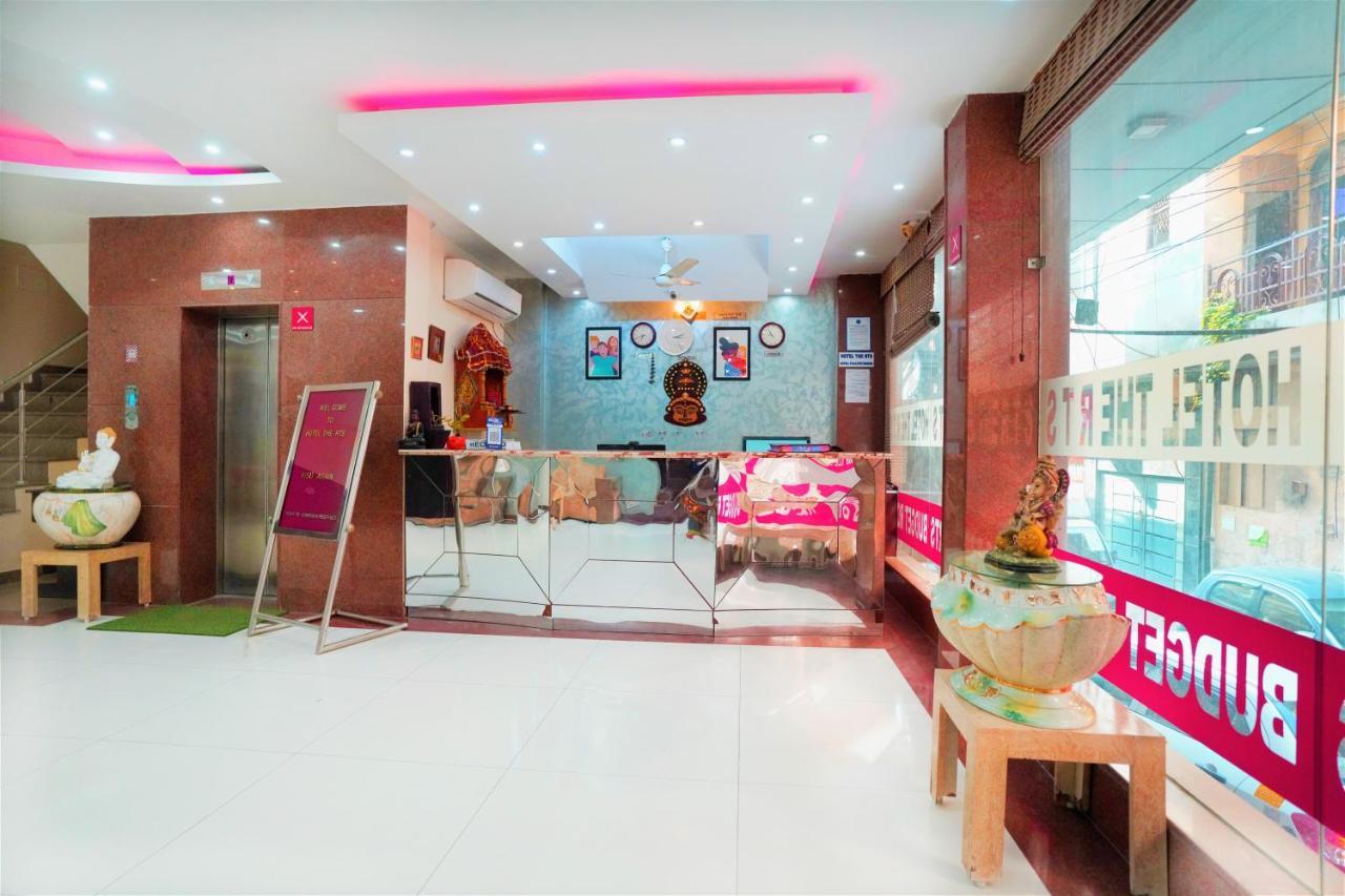 Hotel The Rts Plaza Nuova Delhi Esterno foto