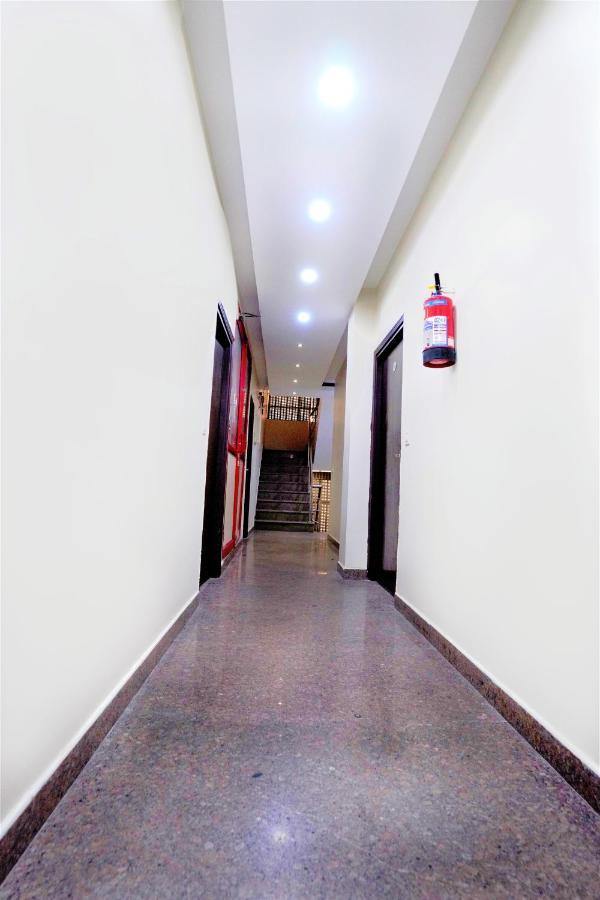 Hotel The Rts Plaza Nuova Delhi Esterno foto