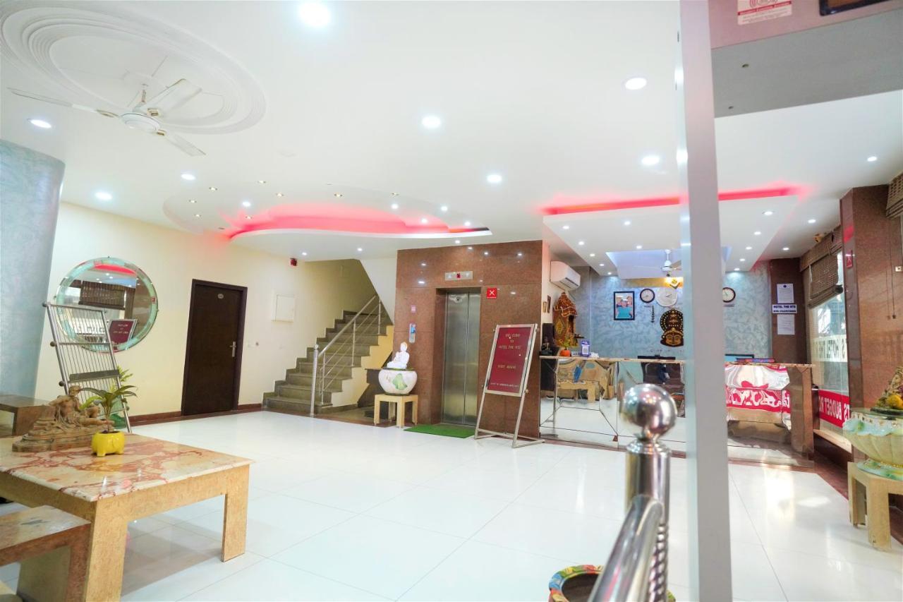 Hotel The Rts Plaza Nuova Delhi Esterno foto