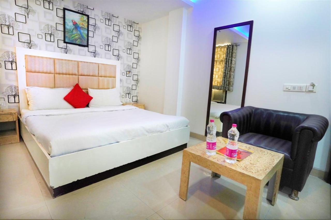 Hotel The Rts Plaza Nuova Delhi Esterno foto