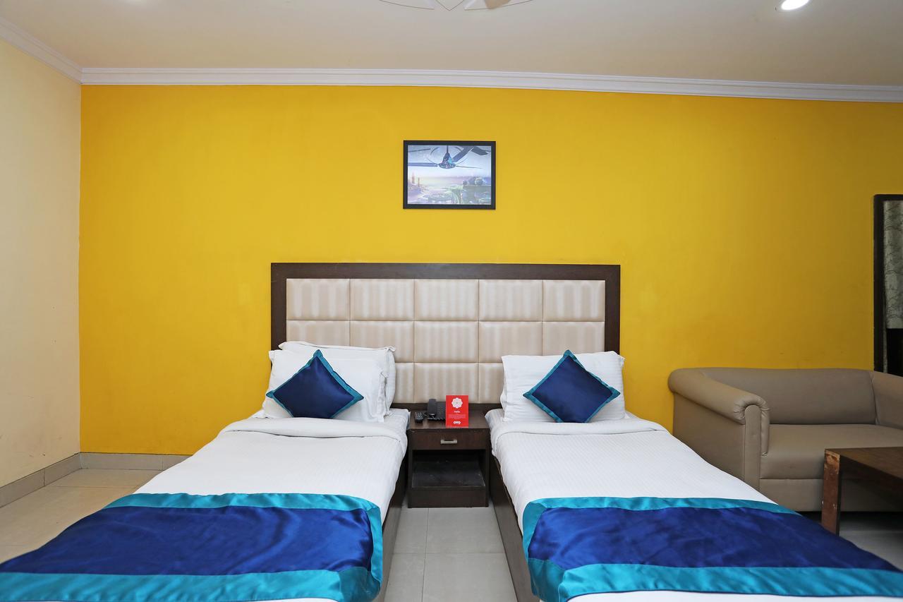 Hotel The Rts Plaza Nuova Delhi Esterno foto