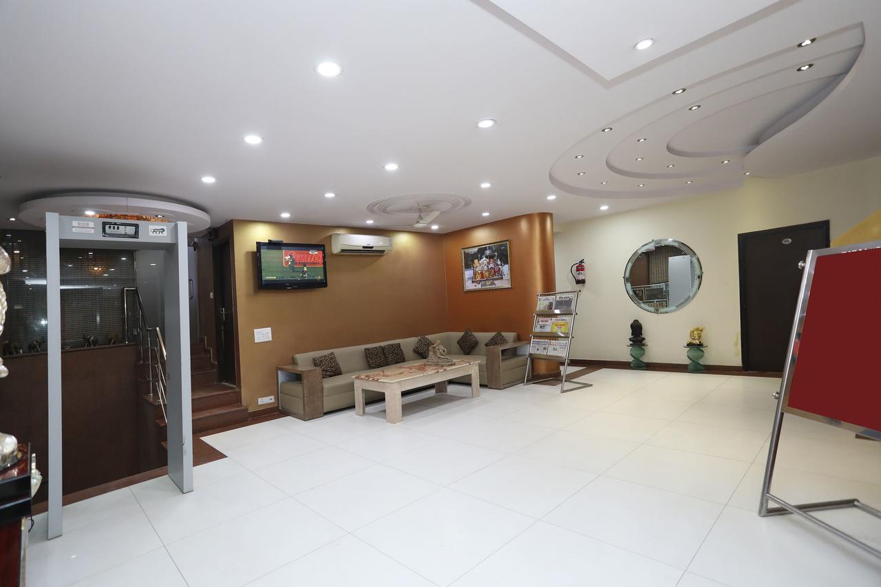 Hotel The Rts Plaza Nuova Delhi Esterno foto
