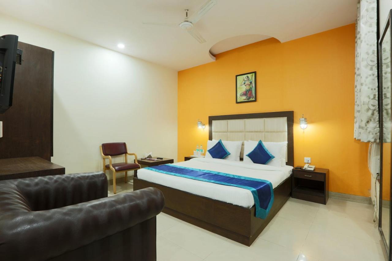 Hotel The Rts Plaza Nuova Delhi Esterno foto